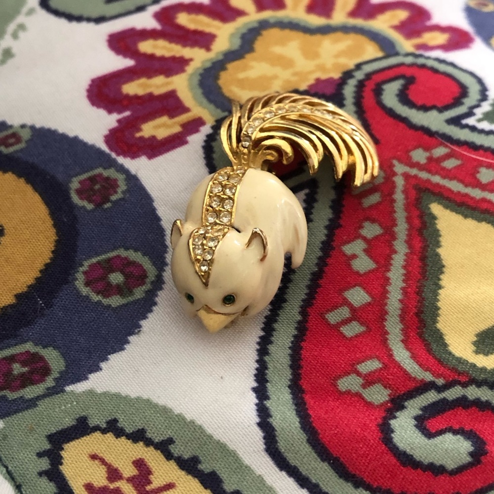 Vintage Enamel Skunk Brooch